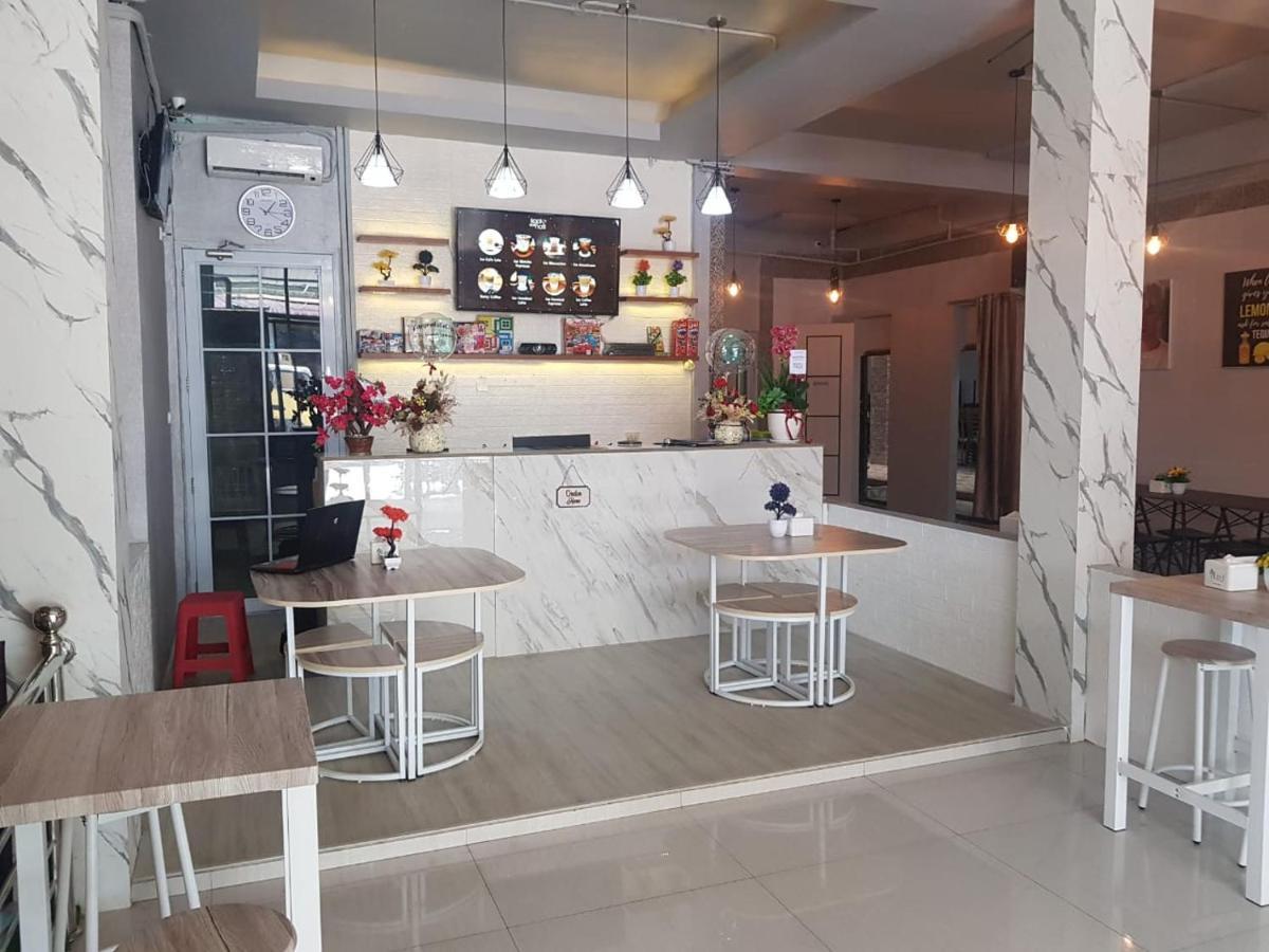 Nasional Hotel Gunungsitoli Luaran gambar