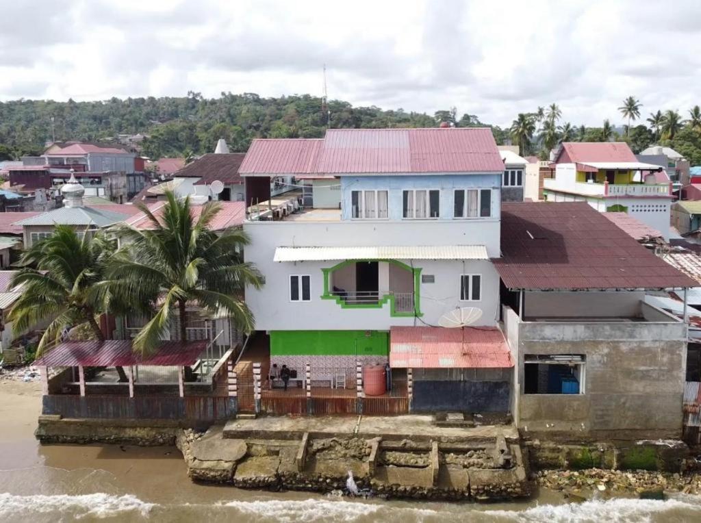Nasional Hotel Gunungsitoli Luaran gambar