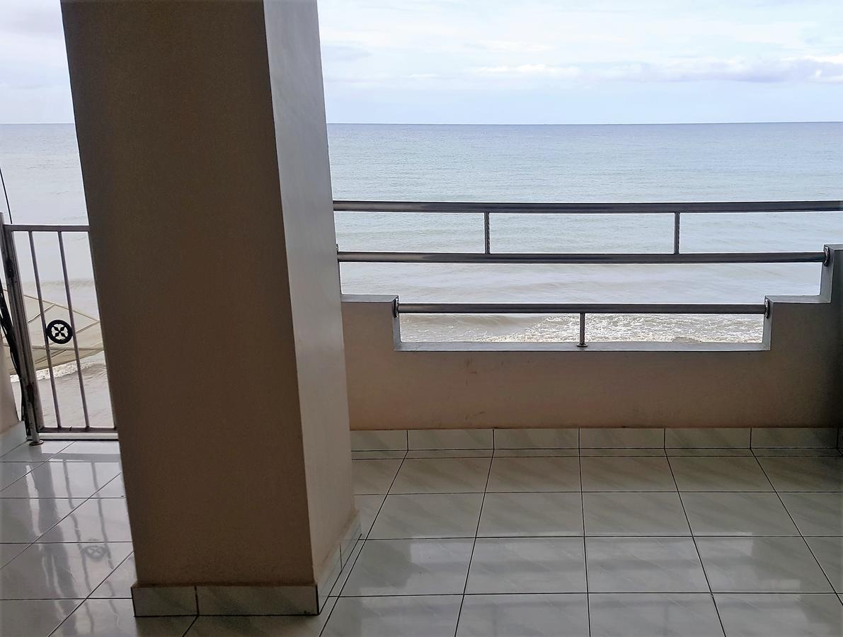 Nasional Hotel Gunungsitoli Luaran gambar