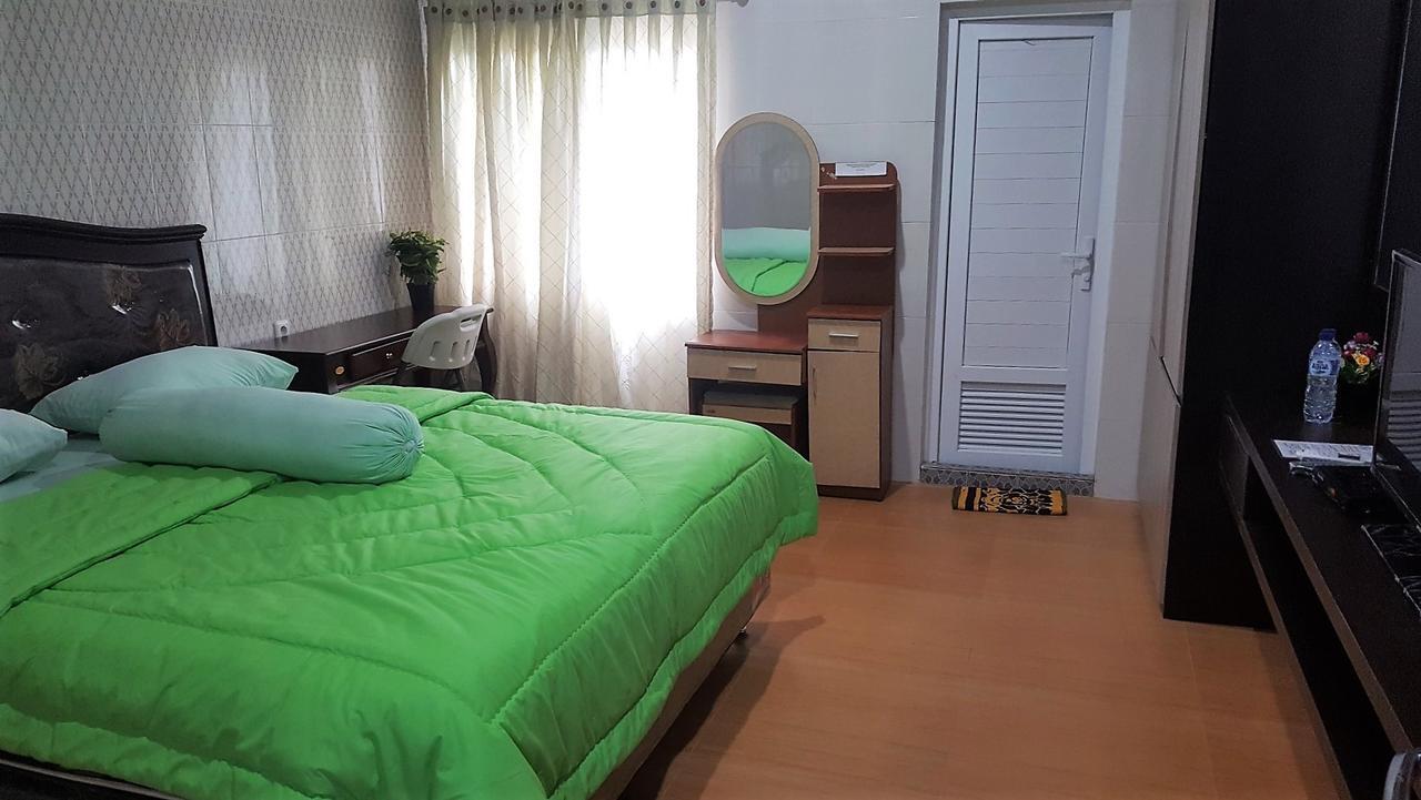 Nasional Hotel Gunungsitoli Luaran gambar