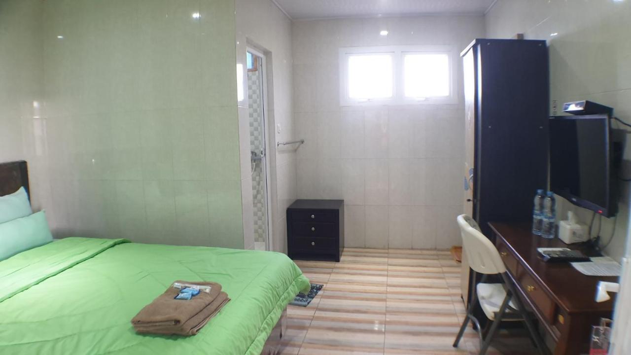 Nasional Hotel Gunungsitoli Luaran gambar