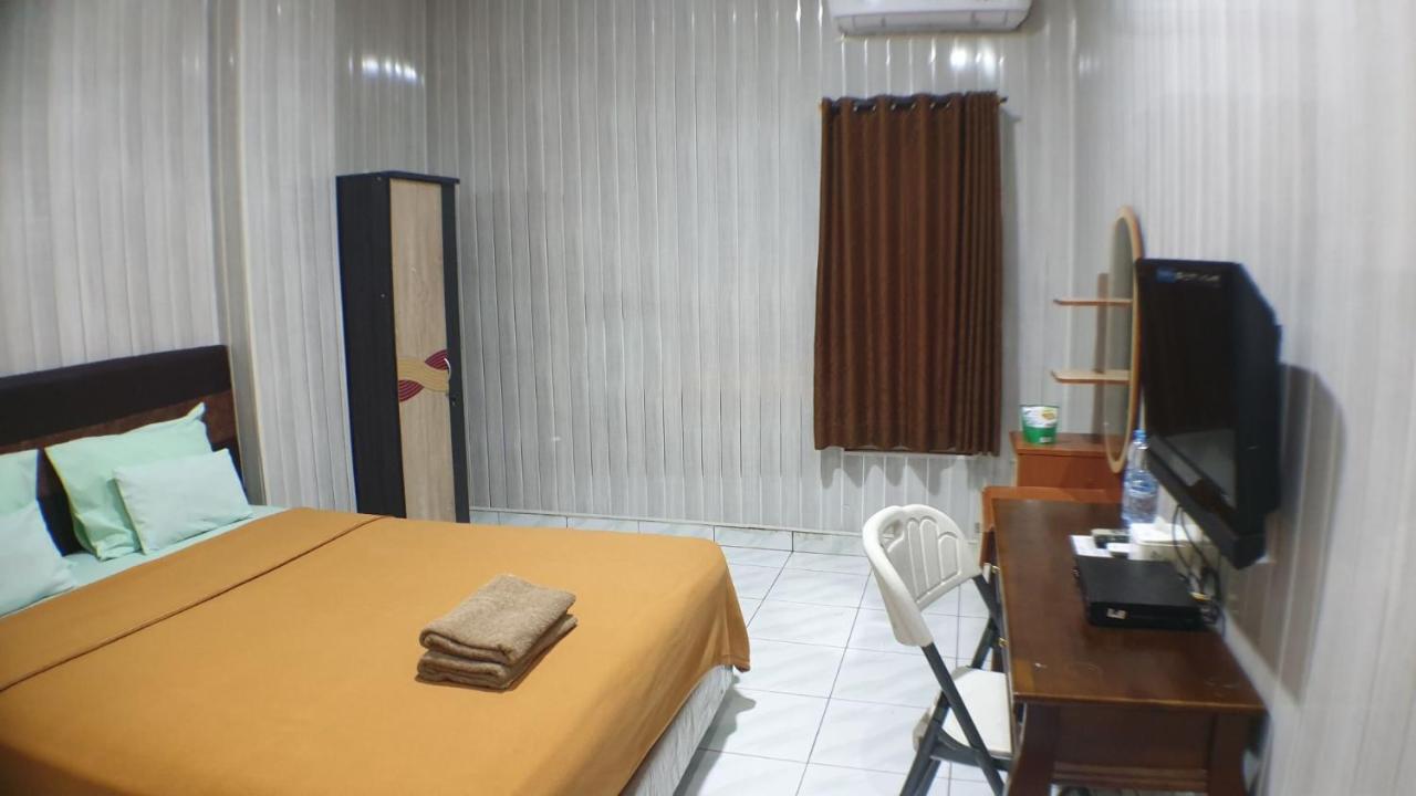Nasional Hotel Gunungsitoli Luaran gambar